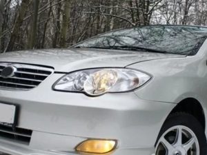 Накладка на передний бампер BYD F3