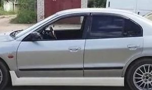 Накладки на пороги VR-4 super mitsubishi galant 8