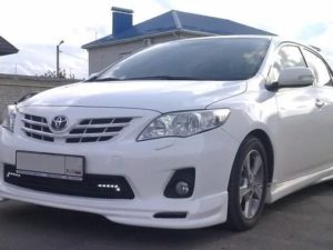 Накладка на перед бампер Toyota Corolla E140/E150
