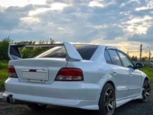 Накладка на задний бампер Dolphin Galant 8